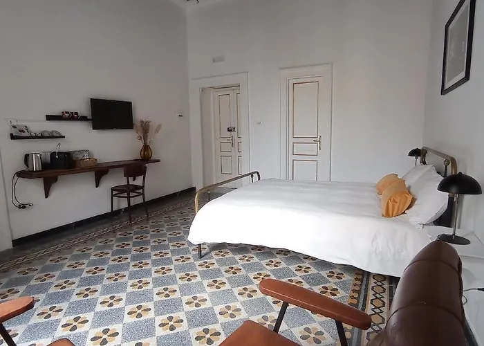 La Casa Nova نابولي